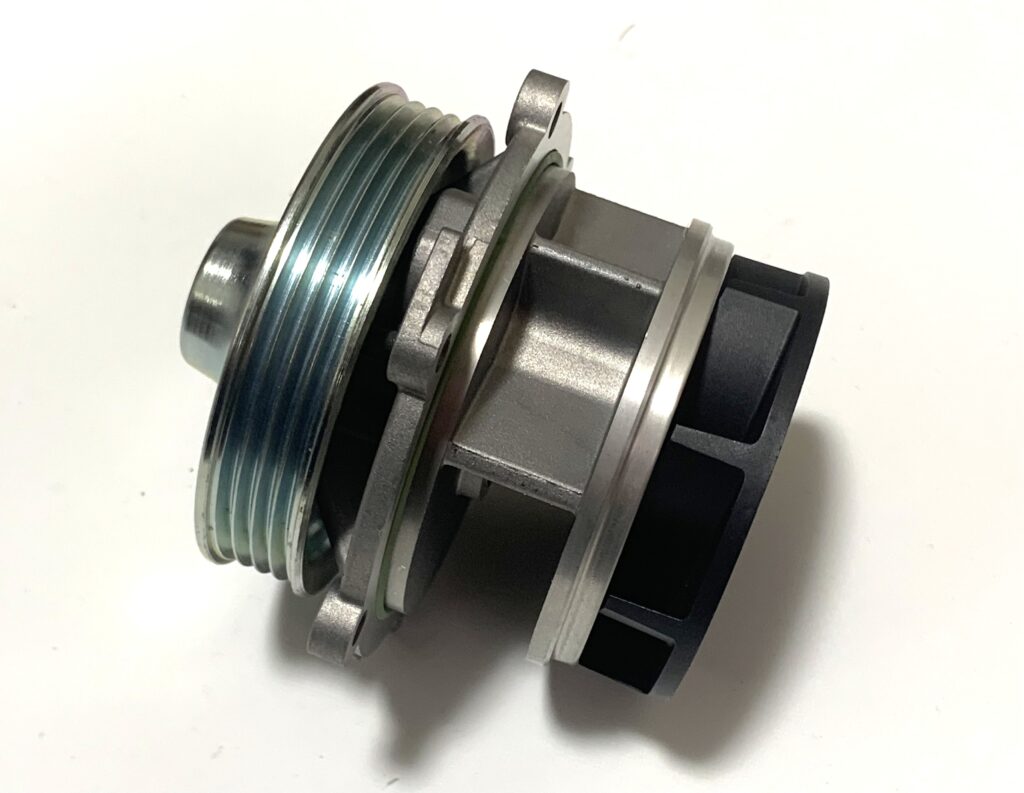 ウオーターポンプ マセラティ グラントゥーリズモ Maserati Granturismo Water Pump